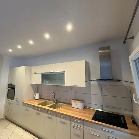 Apartmani Trogir شقة *